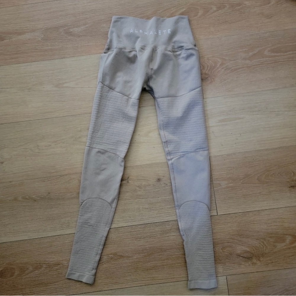 Alphalete Revival Leggings Sand Small